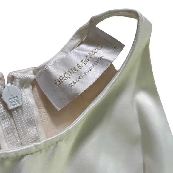 Bronx and Banco Paros‎ Gown in White - Picture 3 of 16